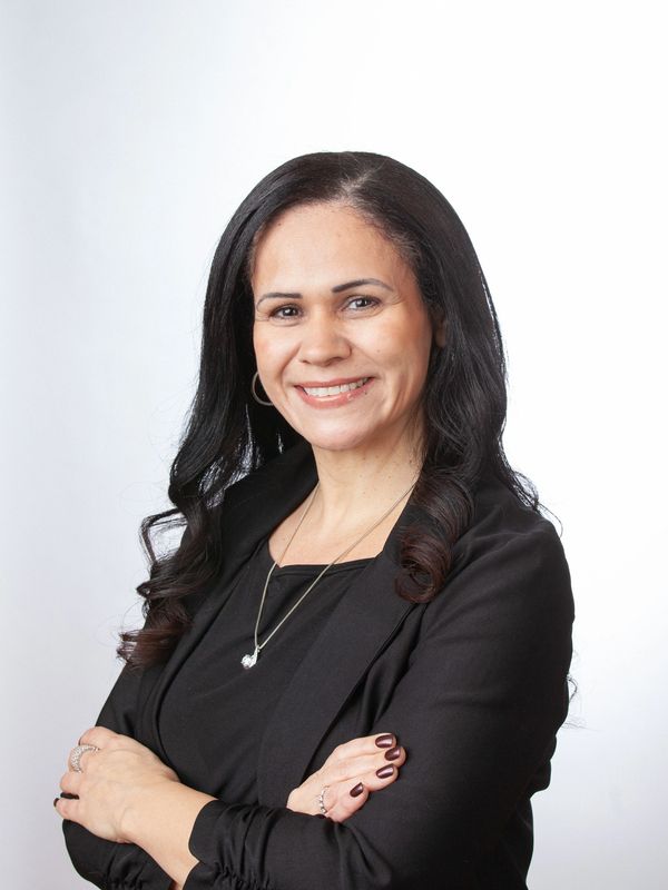 Real Estate Agent - Count on me Realty