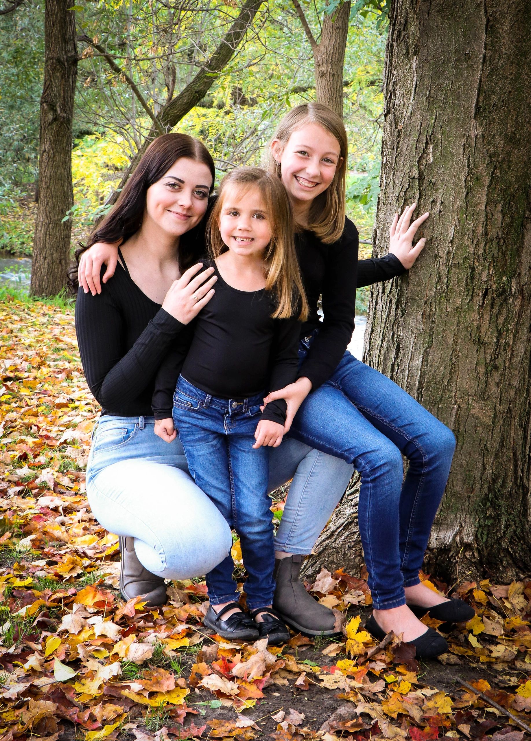 3 sisters smiling 