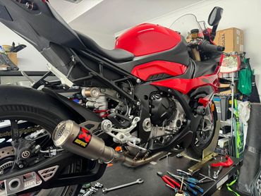 2024 BMW M1000RR Full Akrapovic system fit up