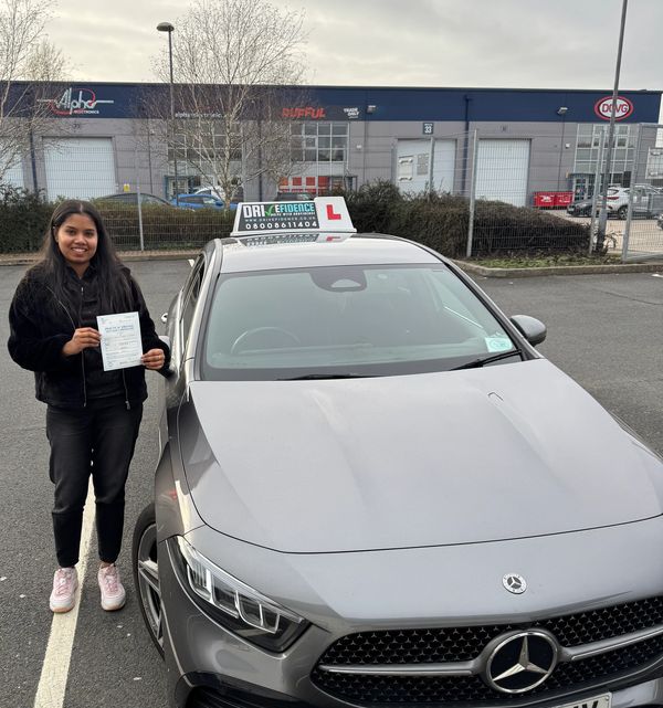 Drivefidence driving school provides refresher driving lessons in Wigan. 