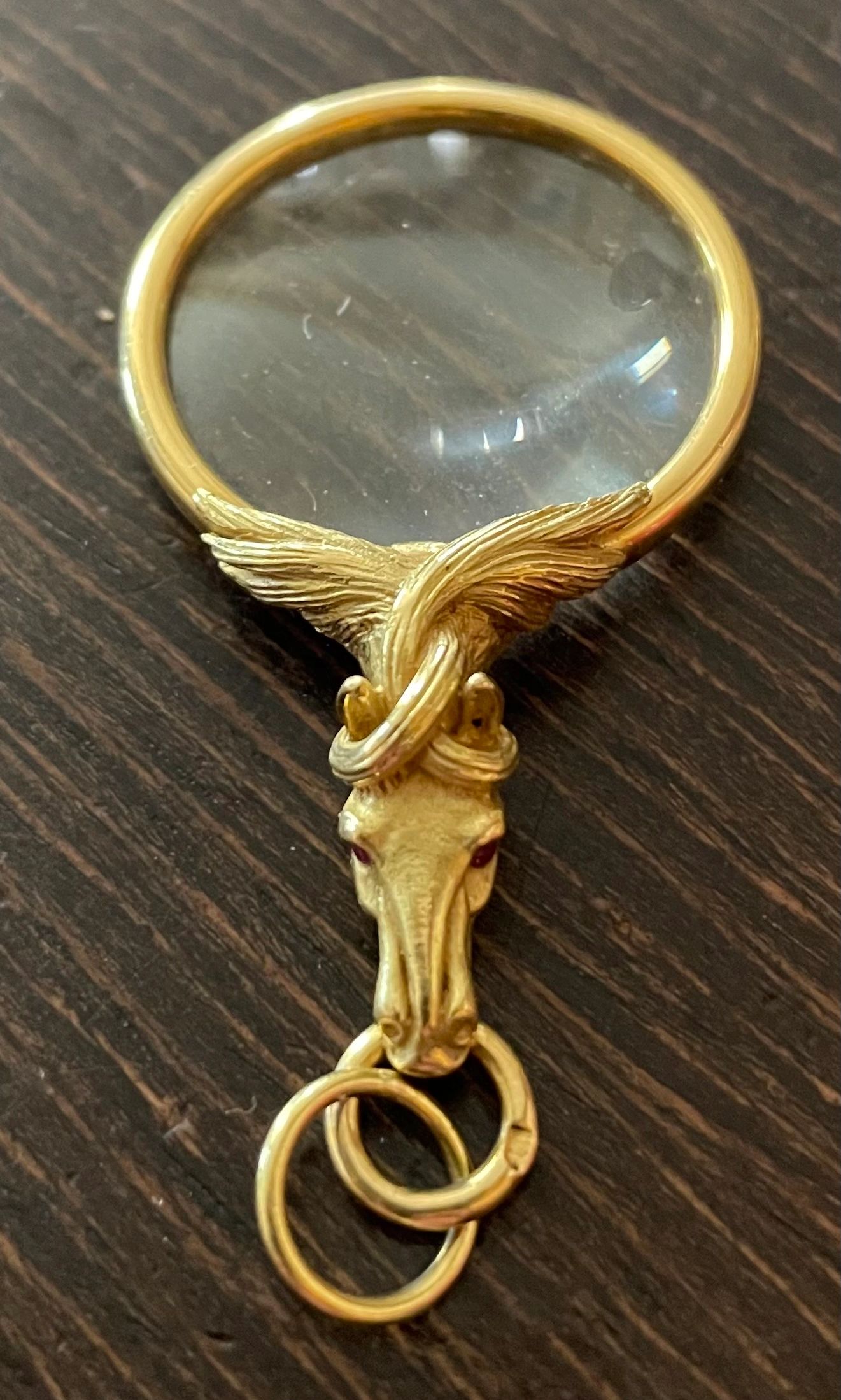 Gold loup modeled after Minoru, the 1909 Derby winner owned by King Edward VII. Boucheron, Paris.
