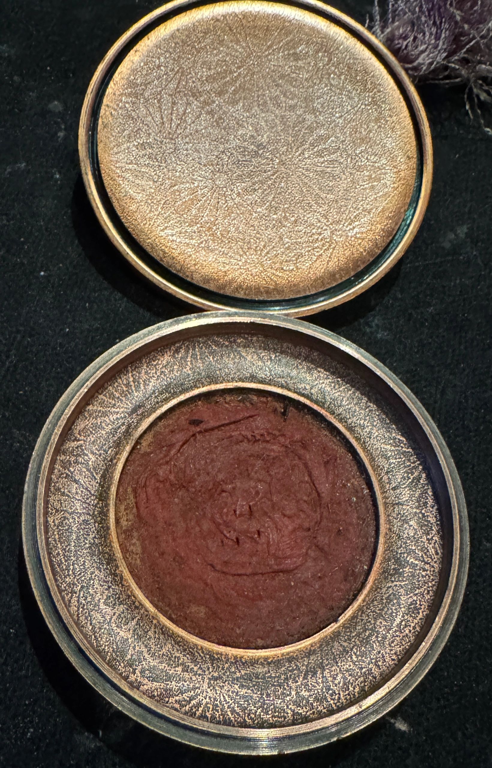 Seal paste box interior.