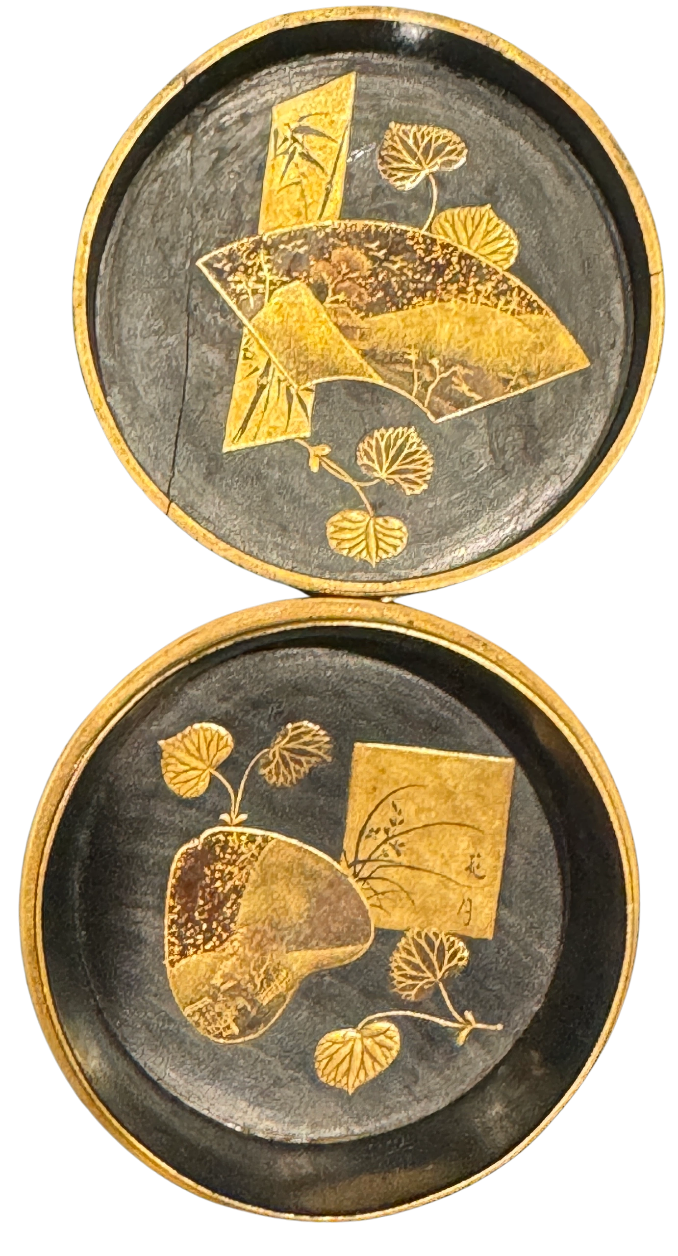 Gold mounted kogo - interior lacquer Artwork.