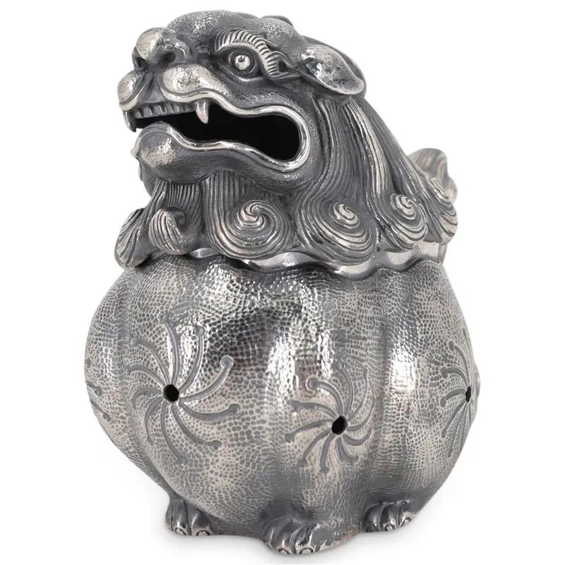 Pure silver incense burner in the form of a Shishi lion by the Master silversmith Wen Wei Ji, c.1885.
