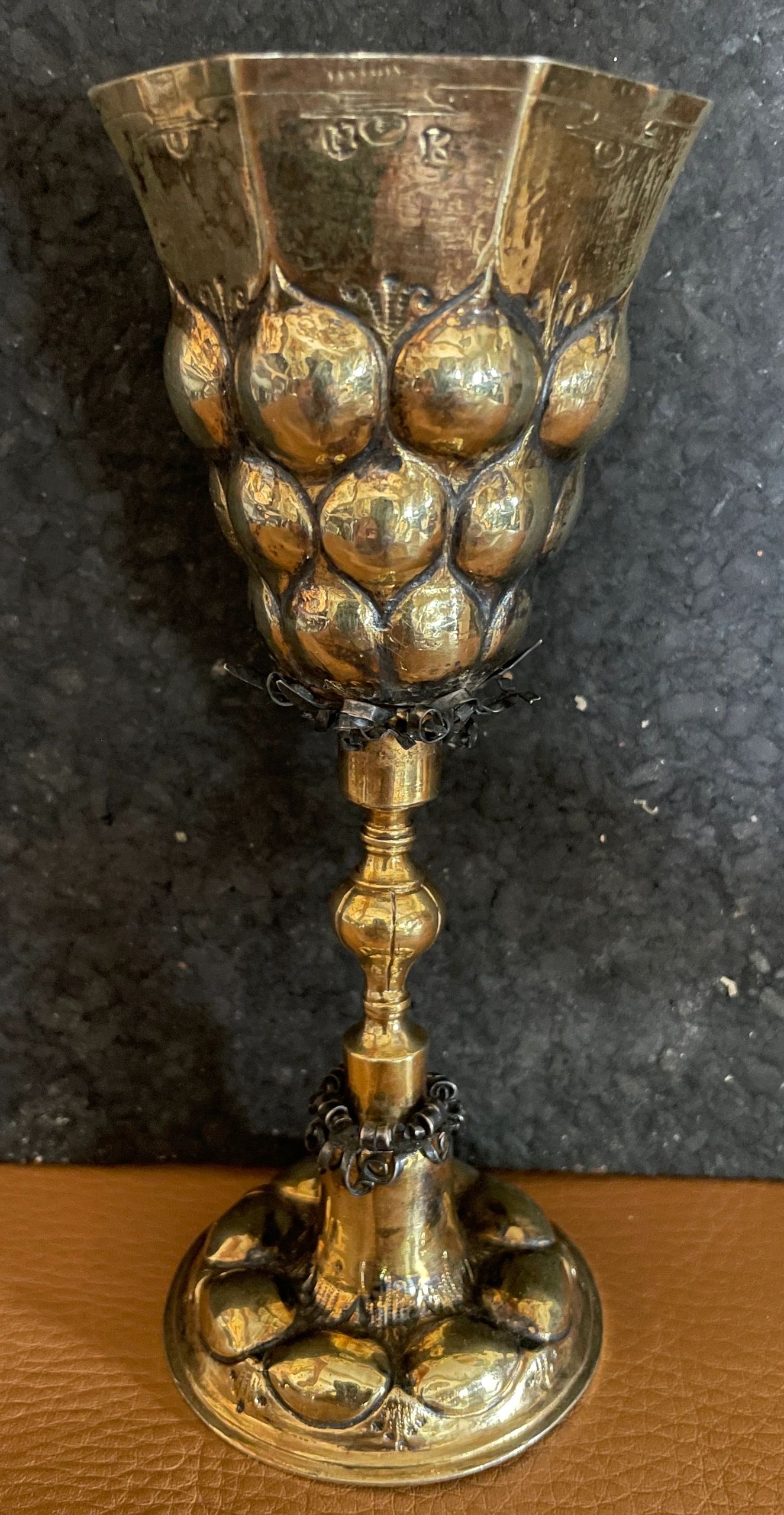 Silver parcel gilt traubenpokal (columbine grape cup) in buckelkopal form. Nuremberg Goldsmith’s Guild Meisterwerk. Master monogram KL, Nuremberg c.1690.
