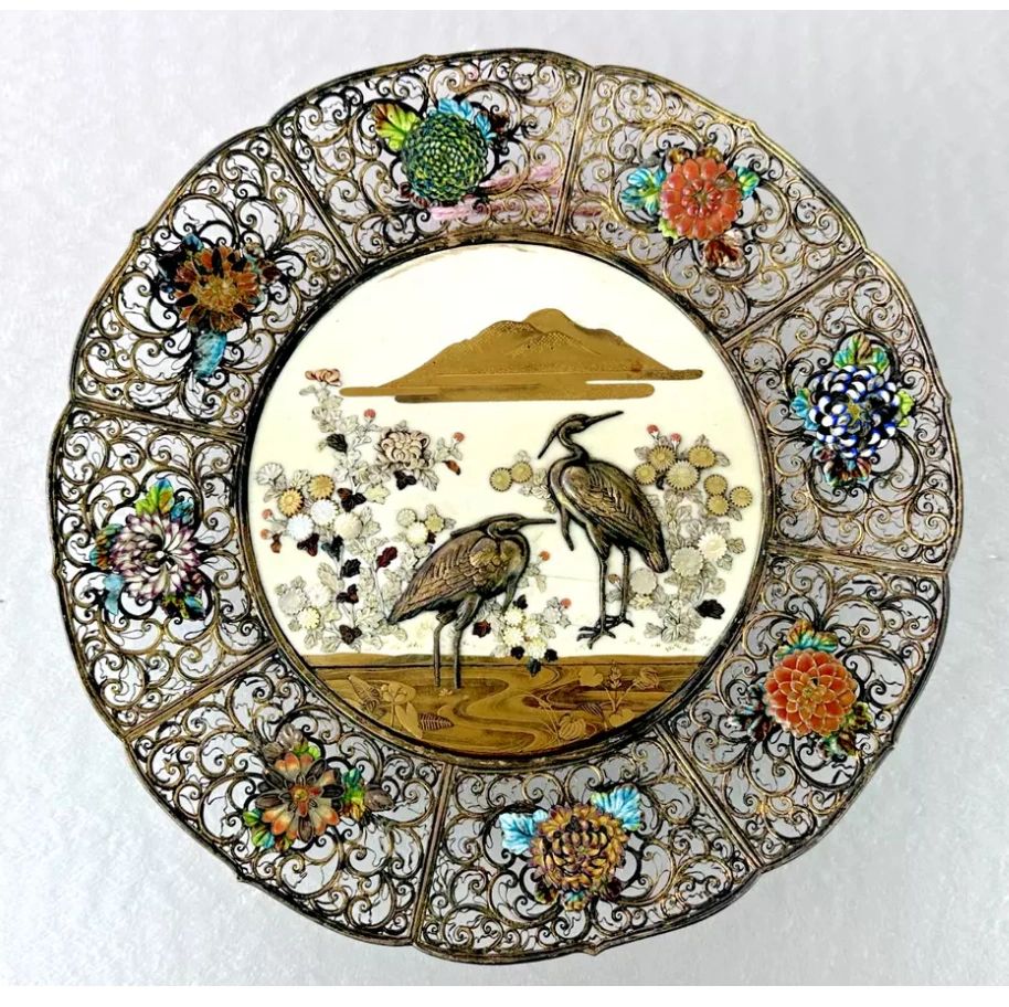 Silver platter with shibayama plaque and Hirata style floral enamel medallion appliqués. Nemoto School, Meiji era.