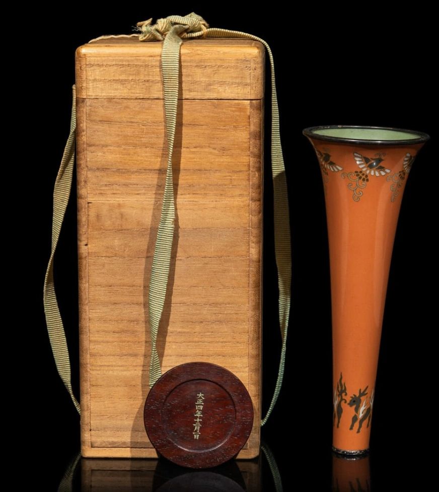 Imperial Enthronement (Sokui no Rei) of Yoshihito, commemorative cloisonné enamel vase with silver mounts & tomobako. Wood stand dated Taisho 4, 11, 10 for November 10th, 1915 by Ando Jubai.