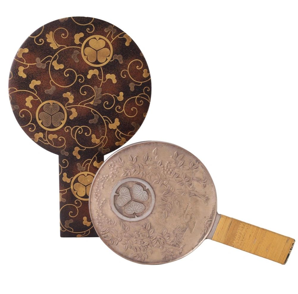 Bronze mirror (e-kagami) with Maki-e lacquer case from a Shogunal wedding set, with Tokugawa mon (crest). Edo era.