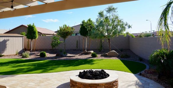 artificial turf,boudlers,granite