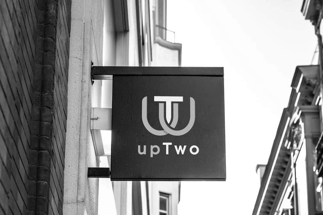 upTWo LLC, Elite Freelance Writing Company. 