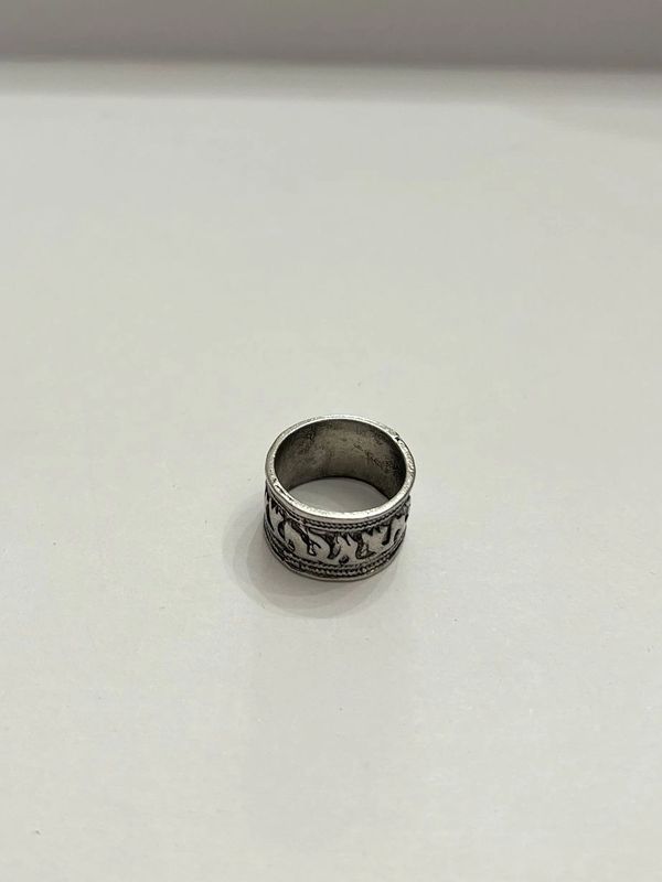 Silver Carved/Textured Ring/vintage.