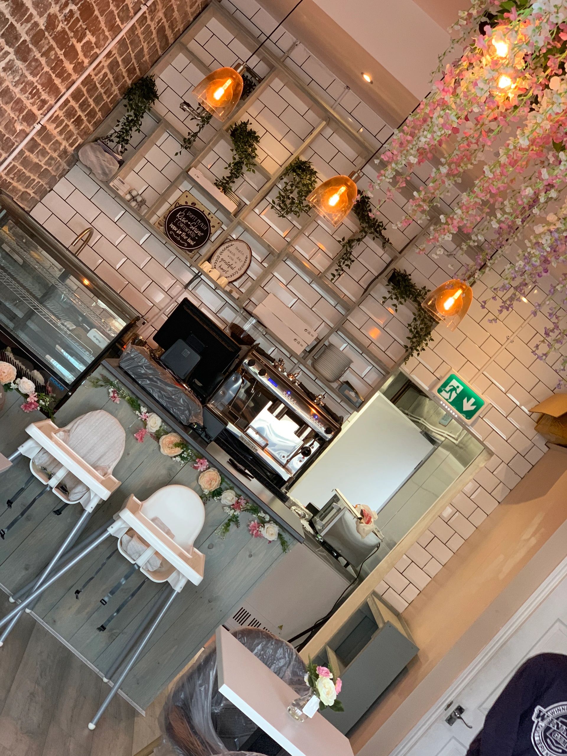 Amor Cafe and Bistro