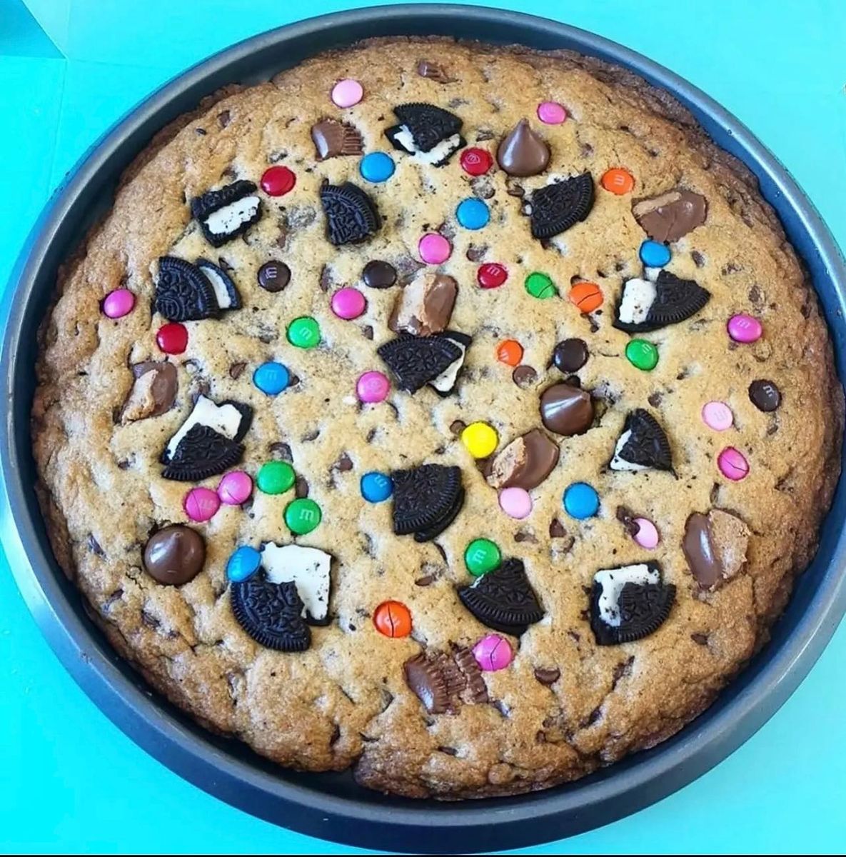 CHOCOLATE CHIP COOKIZZA