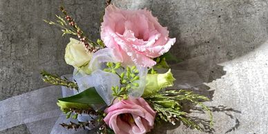 Custom Wedding Boutonnieres and Corsages