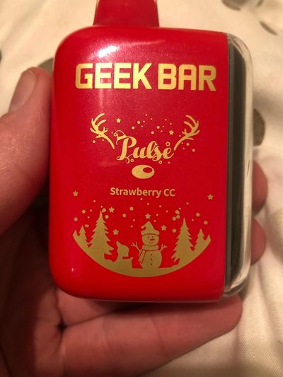 elf bar vape uk Geek Bar Pulse Black Cherry Disposable Vape