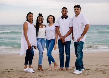 Portrait photography Jupiter FL, Family portrait photographer, graduation photographer jupiter fl