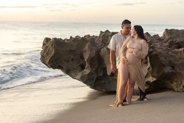 maternity photoshoot on the beach