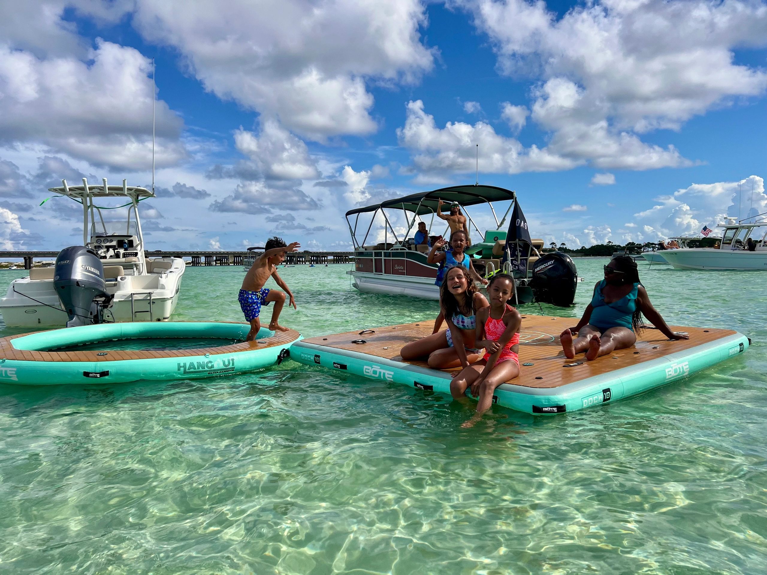 Privae Pontoon Private Pontoon Charters: A Better Option Than Renting Yourself