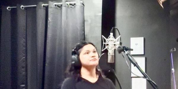 Starlight Tyler, Singer|Songwriter creating original music sync ready for licensing & collaborating 