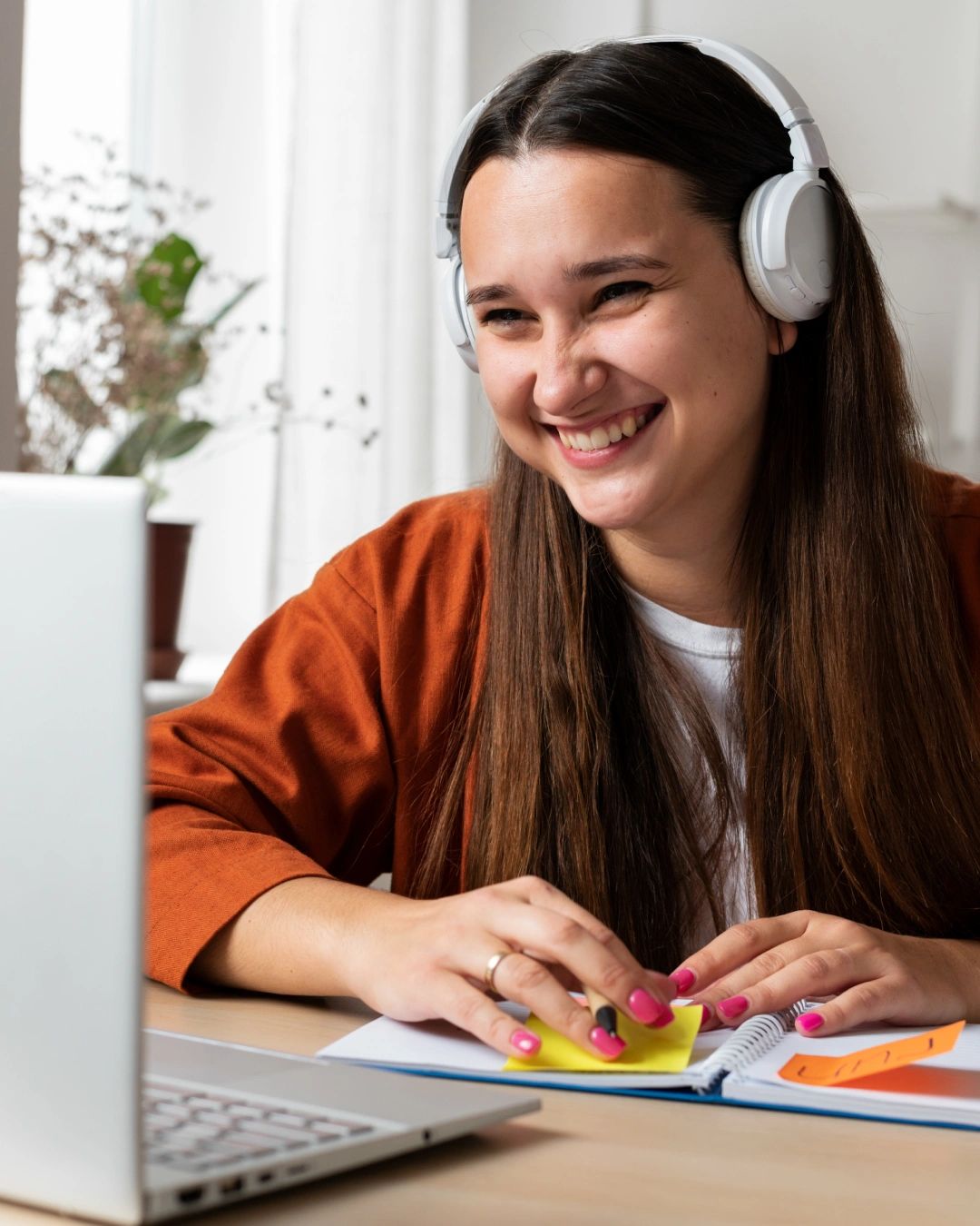 Tutor and student in a live online Spanish class