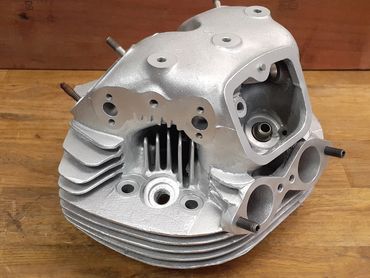 Norton Commando Cylinder Head