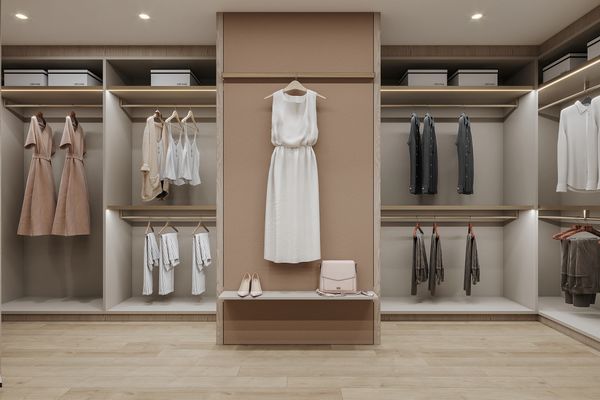 Closets
Tailored to your lifestyle, our closets feature elegant finishes, smart storage systems and a flawless design journey from concept to installation.