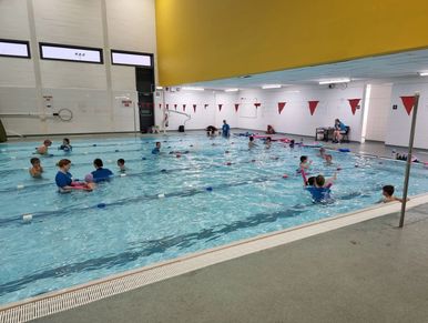Private 1 to 1 swimming lessons and group swimming lessons in Edinburgh and Falkirk