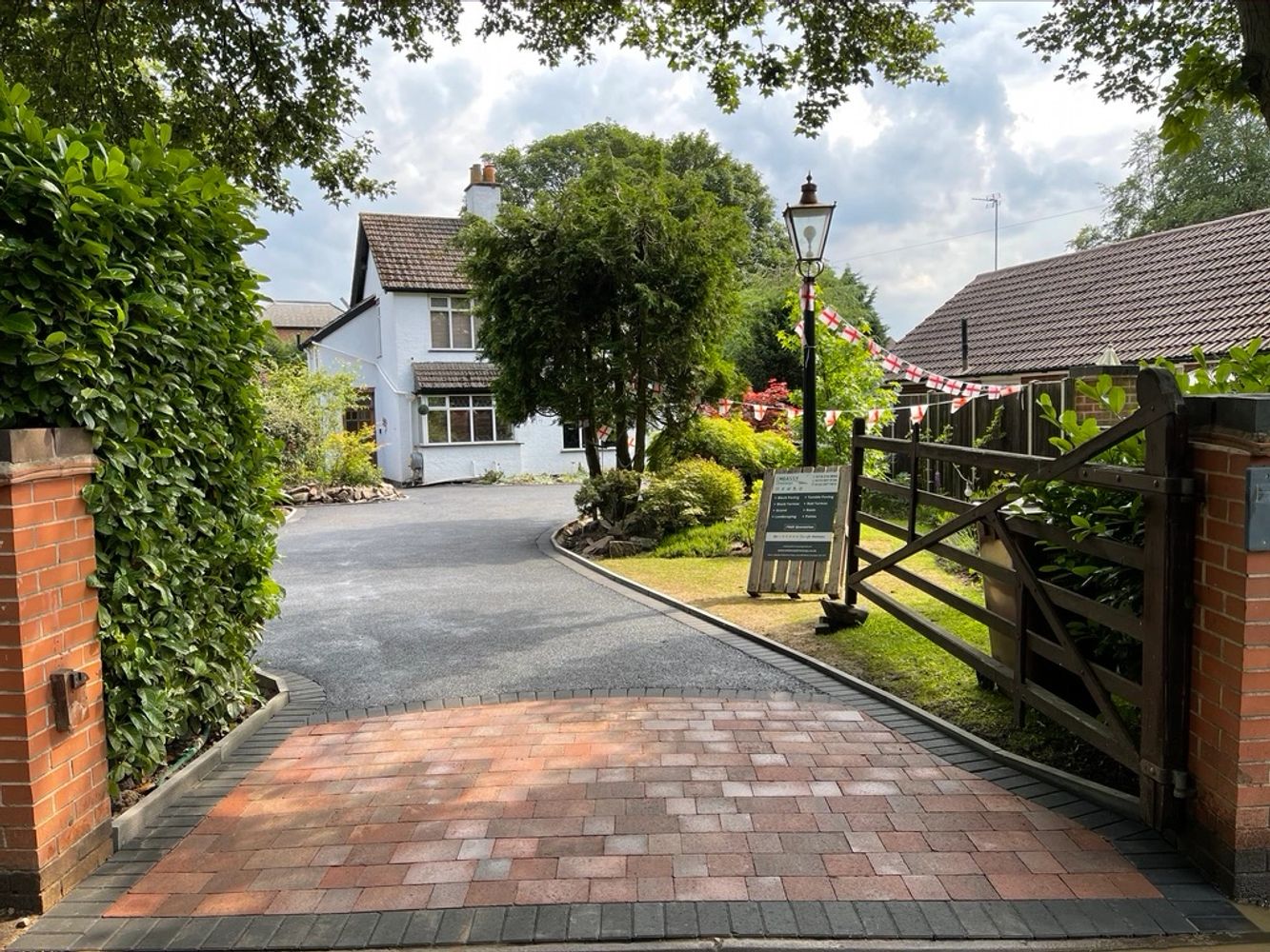 Paving, Resin and Tarmac Driveways Leicester