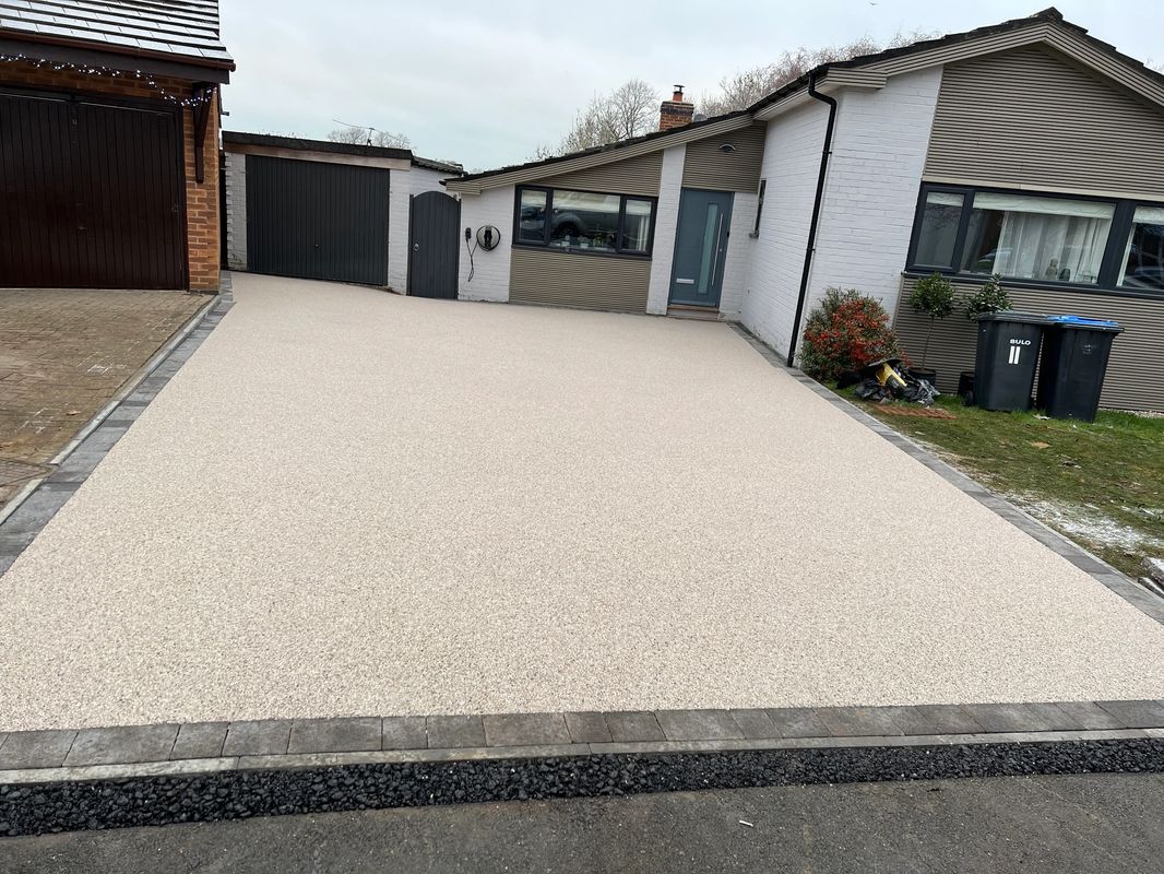 Resin Driveways Leicester - Embassy Driveways