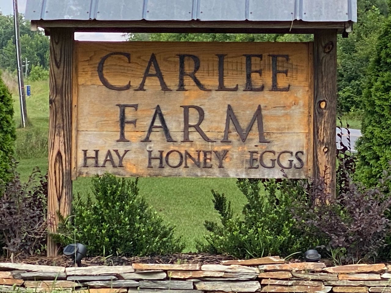 Carlee Farm sign