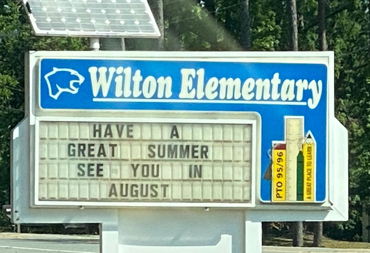Wlton Elementary school sign Wlton Elementary school sign