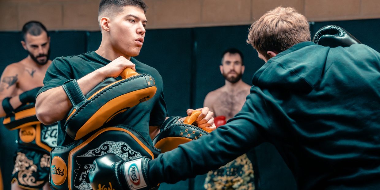 Muay Thai boxing kickboxing training classes in Cheltenham