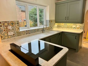 Kitchen fitter 
