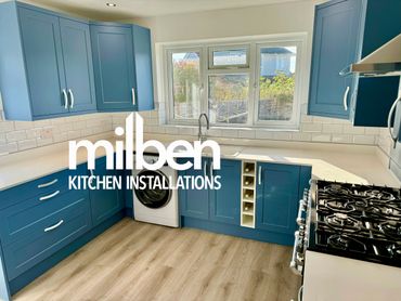 Kitchen fitter 