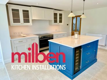 Kitchen fitter 
