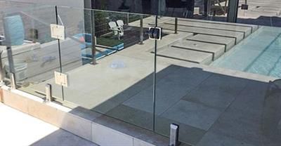**The Elegance of Glass Railings for Homes