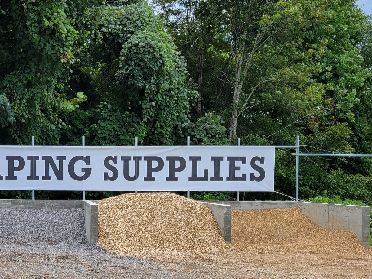 Landscaping Supplier in Birmingham with pine straw, mulch, river rock, gravel, sand, & stone.