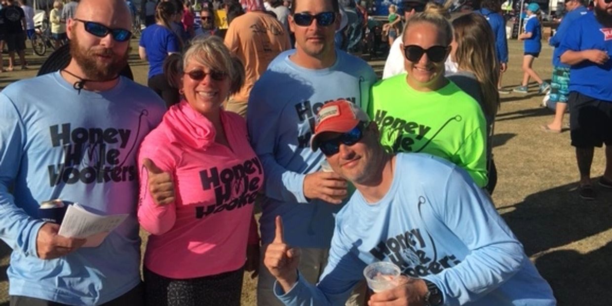 HONEY HOLE HOOKERS FISHING TEAM