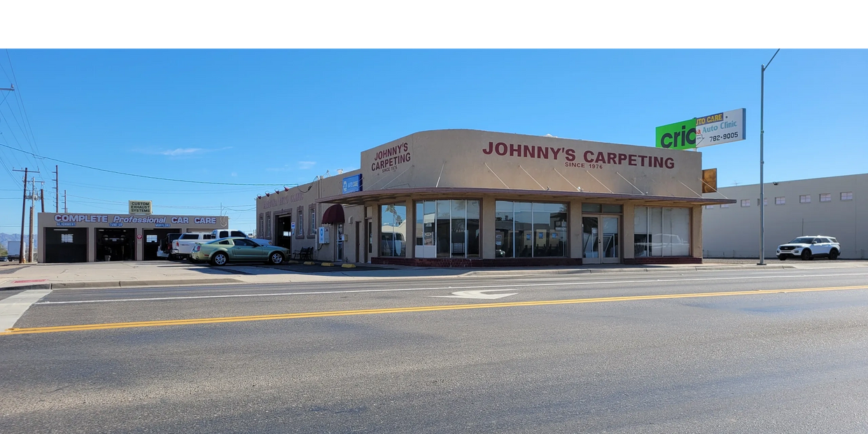 Johnny's Carpets Outlet in Yuma, Arizona