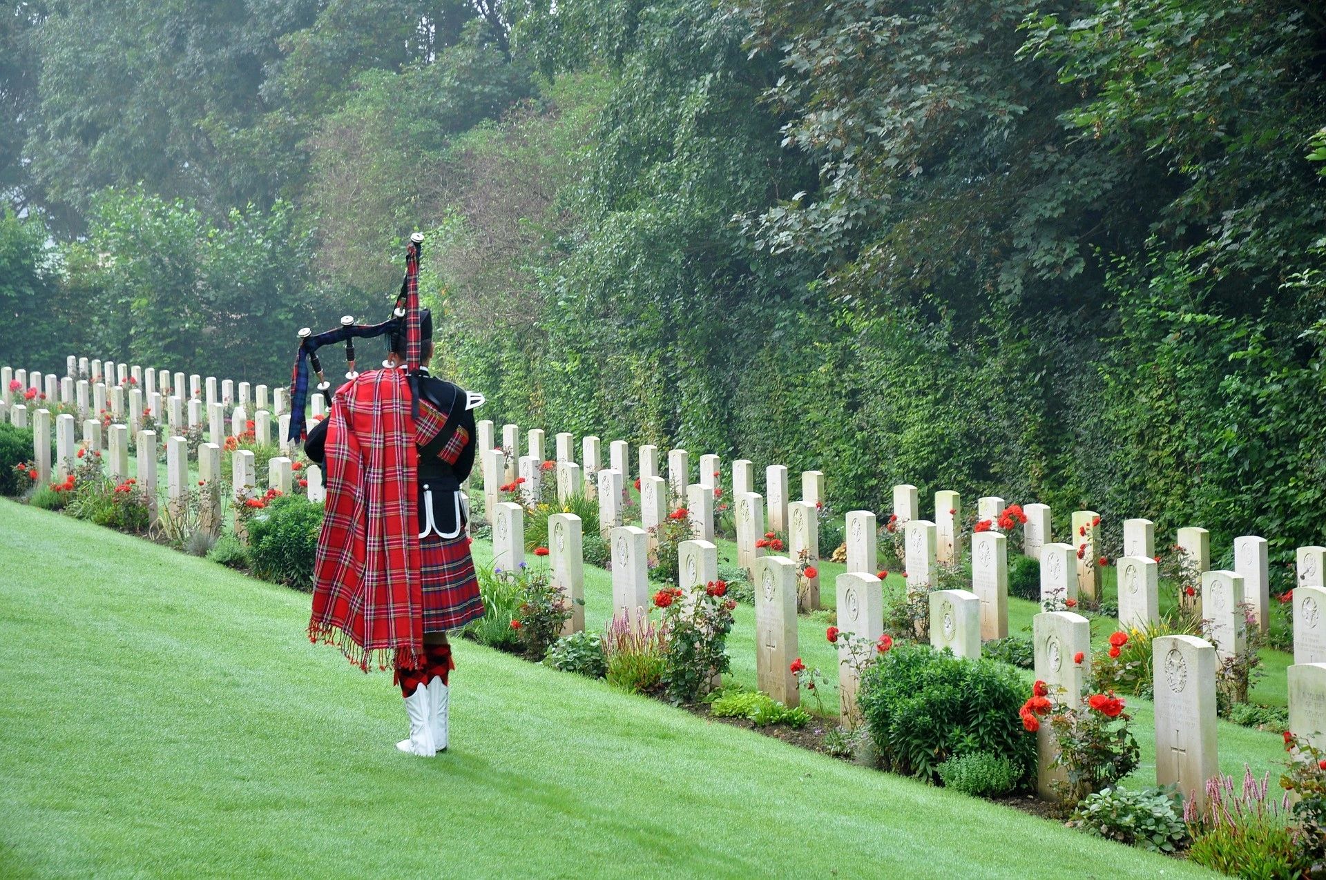 Sentinel Piper - Funeral Bagpiper - Knoxville, Tennessee