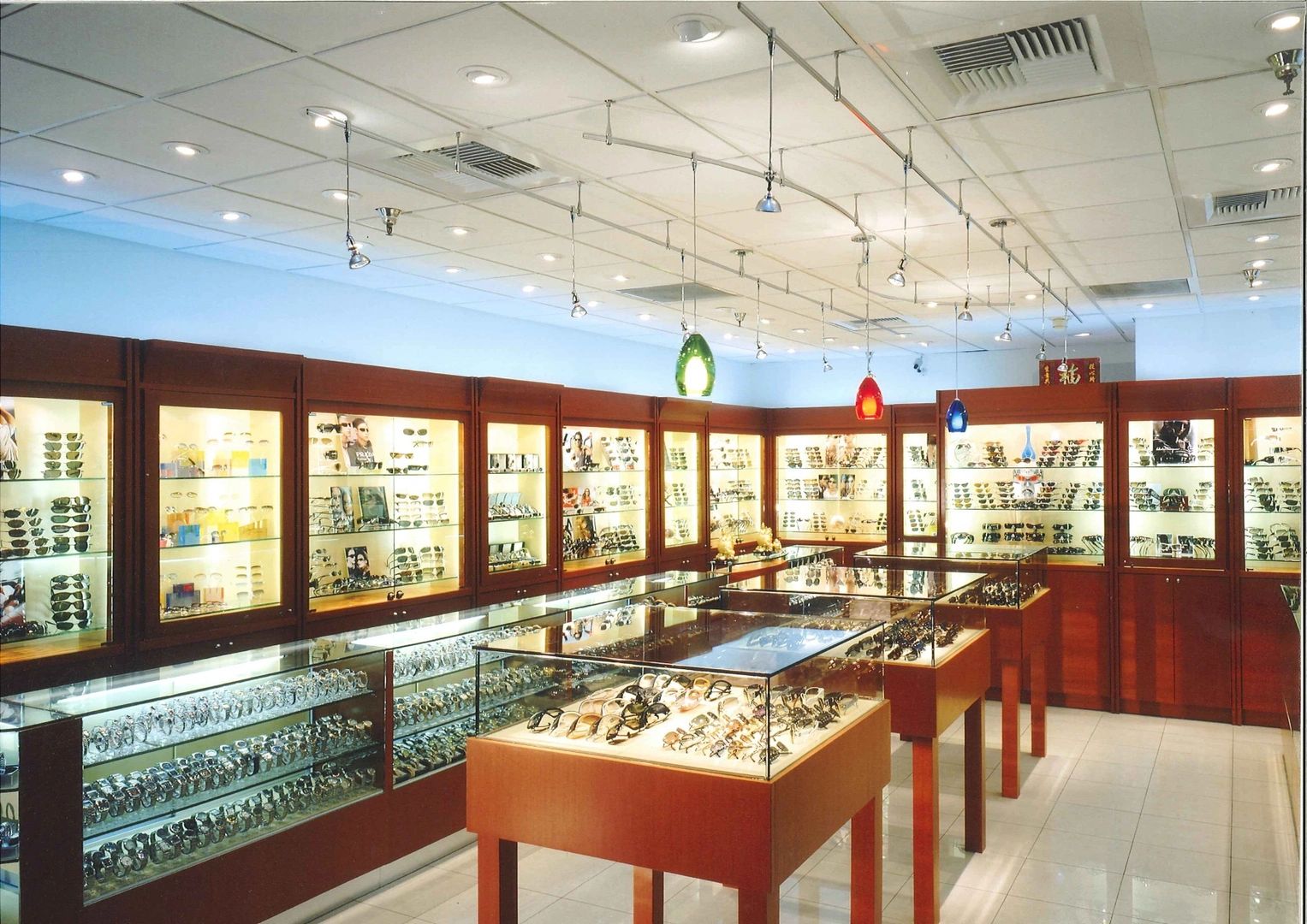 LED Showcase Lighting | Custom Solutions by Showcase Components
