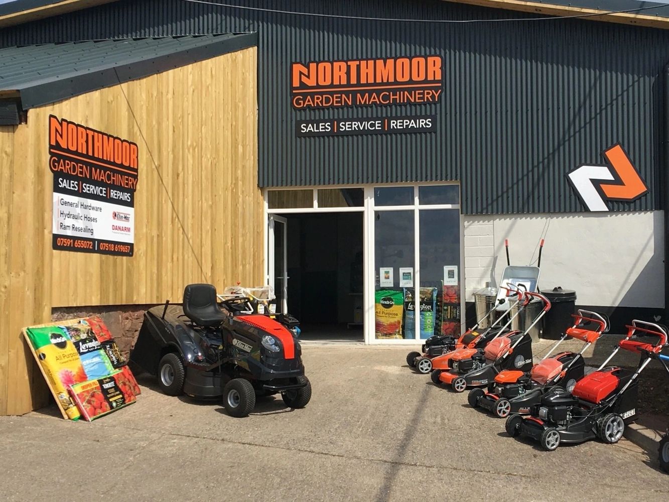 A & online m garden machinery