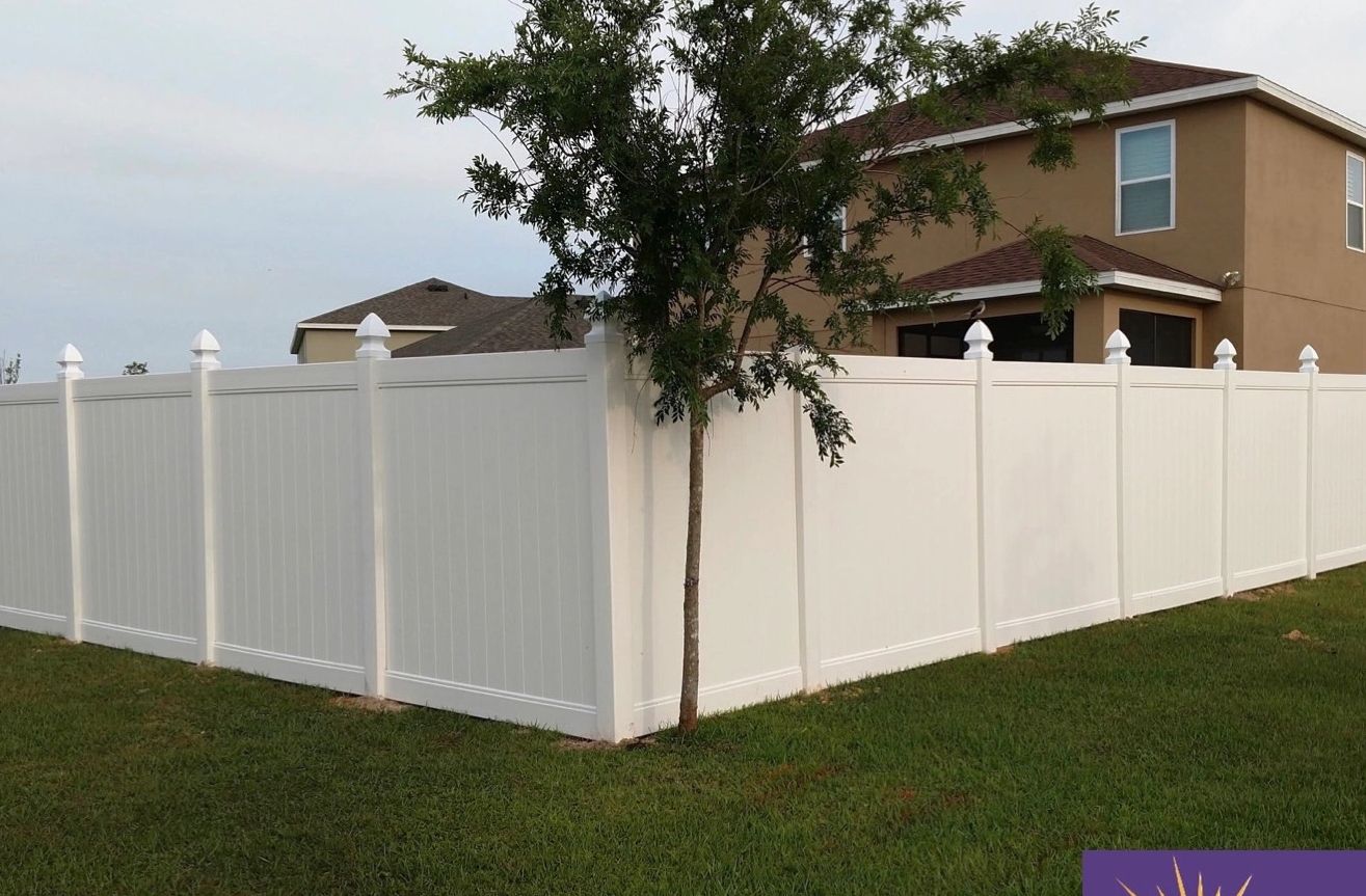 VINYL FENCE WHITE PRIVACY 6'HX6'W