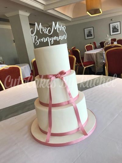 Simple wedding cake coatbridge  hilton grosvenor north lanarkshire birthday cake