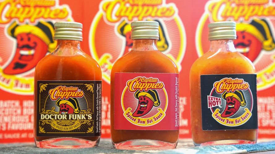 SOUTH LONDON HOT SAUCE MADE FROM SCOTCH BONNET PEPPERS & SPICED RUM