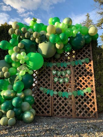 Large balloon garland with different shades of green 