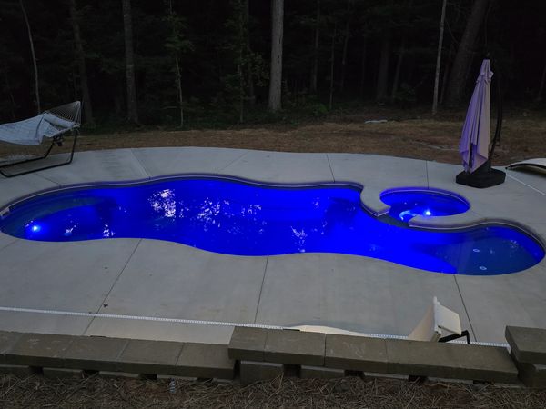 Night lights in the pool make it easier to unwind