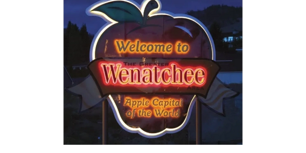 City of Wenatchee's famous welcome Apple capital sign