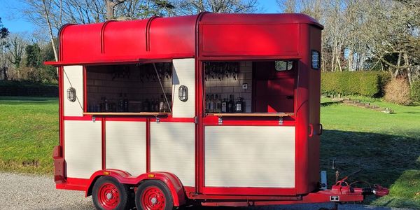 Horsebox bar