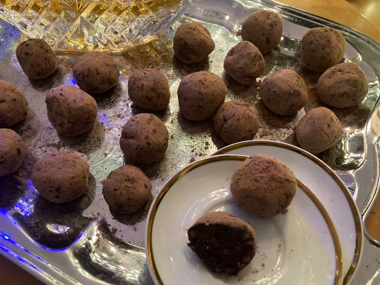 Bourbon Balls Recipe: Low Carb and Gluten Free - Lowcarb-ology